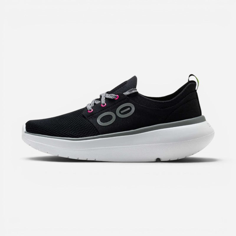 Women's Oomy Stride Shoe White Black